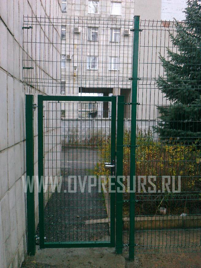 Территория парковки, забор FENSYS